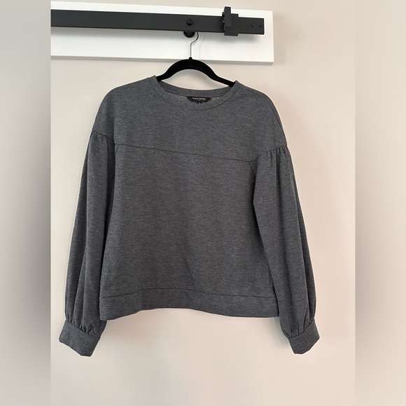 Banana Republic Grey Women’s Sweatshirt Top - Picture 1 of 1